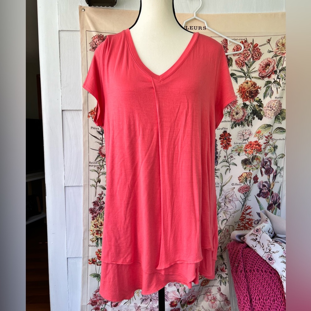 Soft Surroundings short sleeve tunic. Size L. Coral color. Knit,handkerchief hem